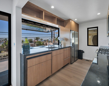 1536 Prospect Avenue - Photo Thumbnail 8