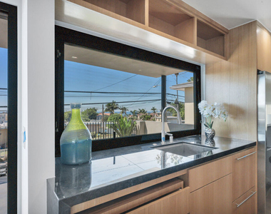 1536 Prospect Avenue - Photo Thumbnail 12