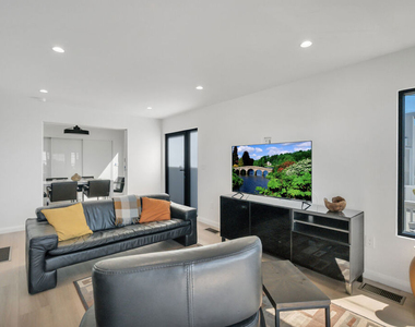 1536 Prospect Avenue - Photo Thumbnail 14