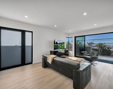 1536 Prospect Avenue - Photo Thumbnail 16