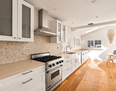 1605 Cabrillo Avenue - Photo Thumbnail 8