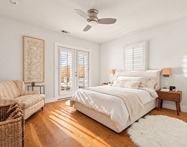 1605 Cabrillo Avenue - Photo Thumbnail 2