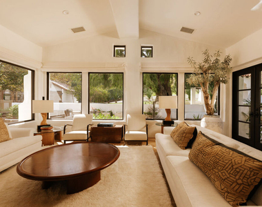 3211 Retreat Court - Photo Thumbnail 14