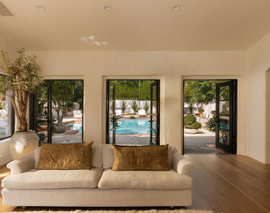3211 Retreat Court - Photo Thumbnail 15