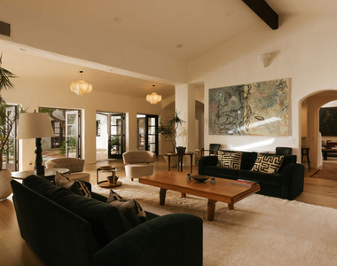 3211 Retreat Court - Photo Thumbnail 5