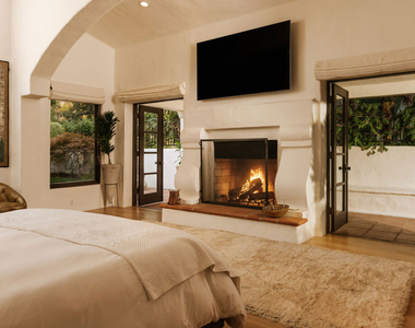 3211 Retreat Court - Photo Thumbnail 20