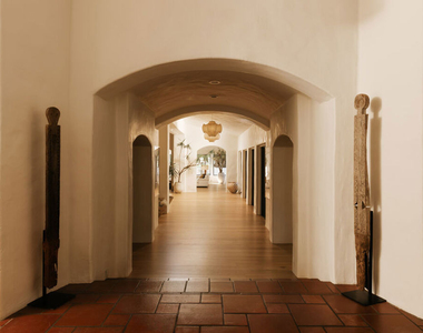 3211 Retreat Court - Photo Thumbnail 3