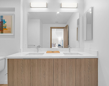 1257 N Detroit Street - Photo Thumbnail 10
