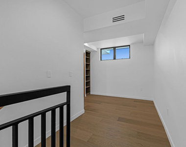 1257 N Detroit Street - Photo Thumbnail 7