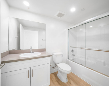 14825 Delano Street - Photo Thumbnail 10