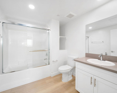 14825 Delano Street - Photo Thumbnail 15