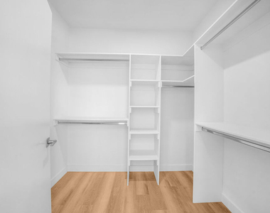 14825 Delano Street - Photo Thumbnail 13
