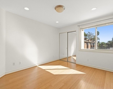272 N Chester Avenue - Photo Thumbnail 14