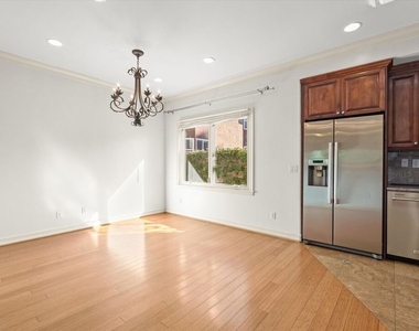 272 N Chester Avenue - Photo Thumbnail 6
