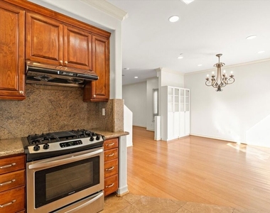 272 N Chester Avenue - Photo Thumbnail 5