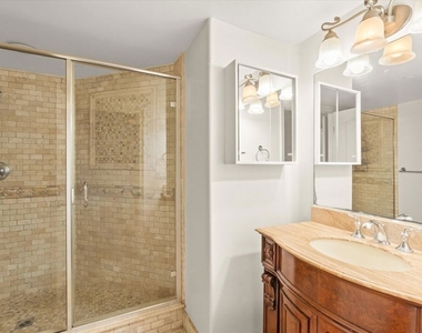 272 N Chester Avenue - Photo Thumbnail 12