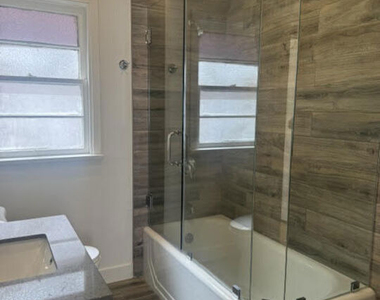 4305 Garthwaite Avenue - Photo Thumbnail 5