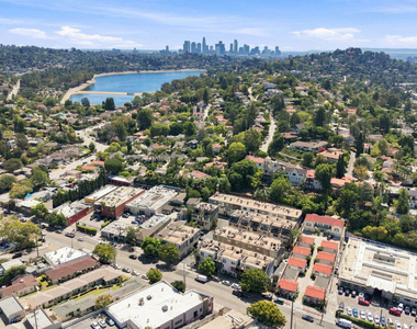 2928 Rowena Avenue - Photo Thumbnail 20