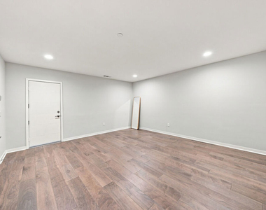 2928 Rowena Avenue - Photo Thumbnail 7
