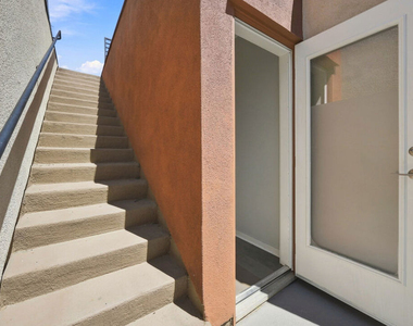 2928 Rowena Avenue - Photo Thumbnail 16