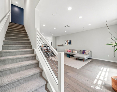 2928 Rowena Avenue - Photo Thumbnail 8