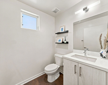 2928 Rowena Avenue - Photo Thumbnail 5