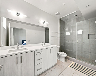 2928 Rowena Avenue - Photo Thumbnail 12