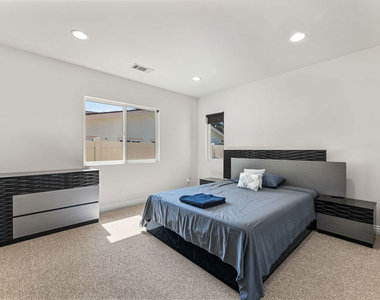 8817 Encino Avenue - Photo Thumbnail 39