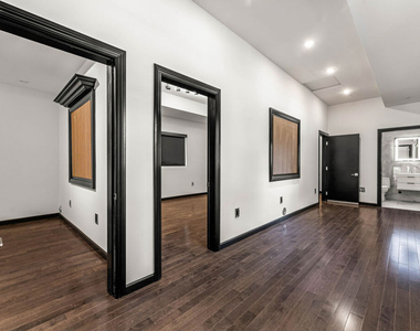 8817 Encino Avenue - Photo Thumbnail 46