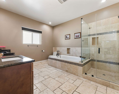 8817 Encino Avenue - Photo Thumbnail 13