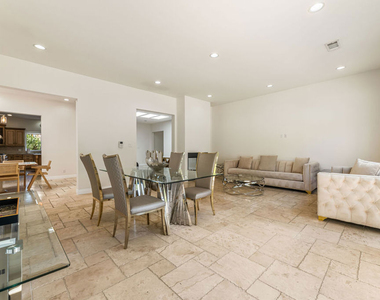 8817 Encino Avenue - Photo Thumbnail 20
