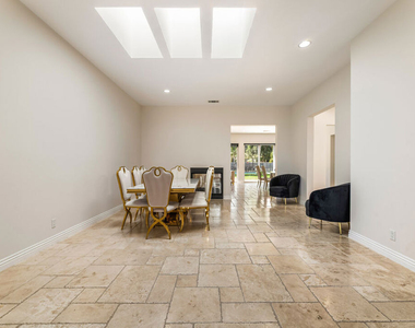 8817 Encino Avenue - Photo Thumbnail 41
