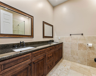 8817 Encino Avenue - Photo Thumbnail 34