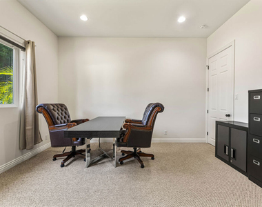 8817 Encino Avenue - Photo Thumbnail 4