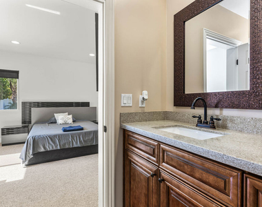 8817 Encino Avenue - Photo Thumbnail 32