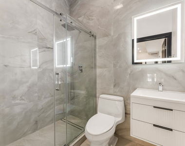8817 Encino Avenue - Photo Thumbnail 62