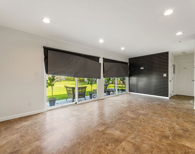 8817 Encino Avenue - Photo Thumbnail 55