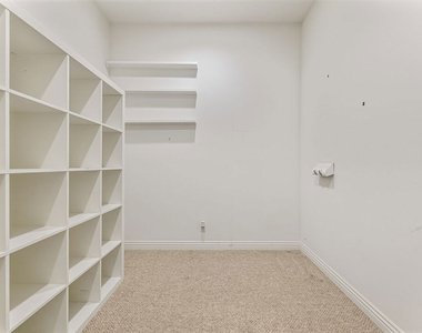 8817 Encino Avenue - Photo Thumbnail 8