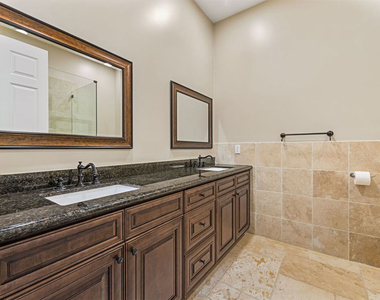 8817 Encino Avenue - Photo Thumbnail 42