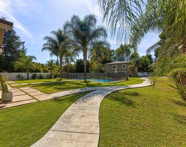 8817 Encino Avenue - Photo Thumbnail 57