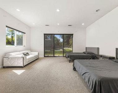 8817 Encino Avenue - Photo Thumbnail 9