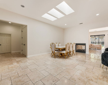 8817 Encino Avenue - Photo Thumbnail 50