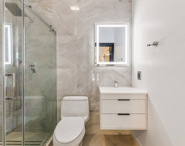 8817 Encino Avenue - Photo Thumbnail 26