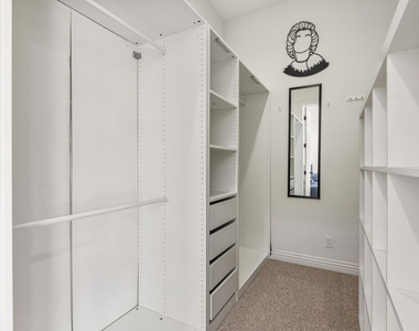 8817 Encino Avenue - Photo Thumbnail 73
