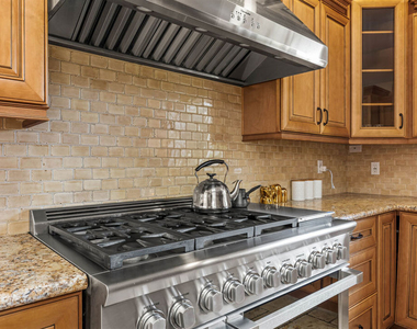 8817 Encino Avenue - Photo Thumbnail 19