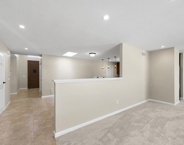 6811 Boxford Drive - Photo Thumbnail 7
