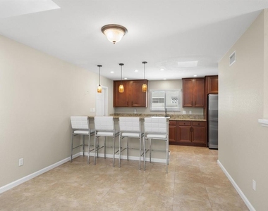 6811 Boxford Drive - Photo Thumbnail 14
