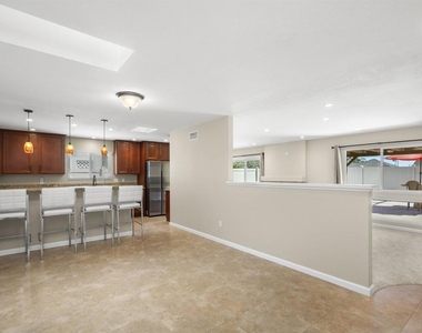 6811 Boxford Drive - Photo Thumbnail 12