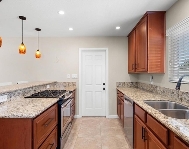 6811 Boxford Drive - Photo Thumbnail 18