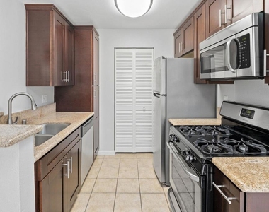 3625 43rd St - Photo Thumbnail 3